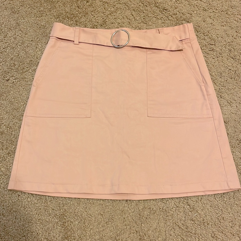 Pink mini skirt with pockets
